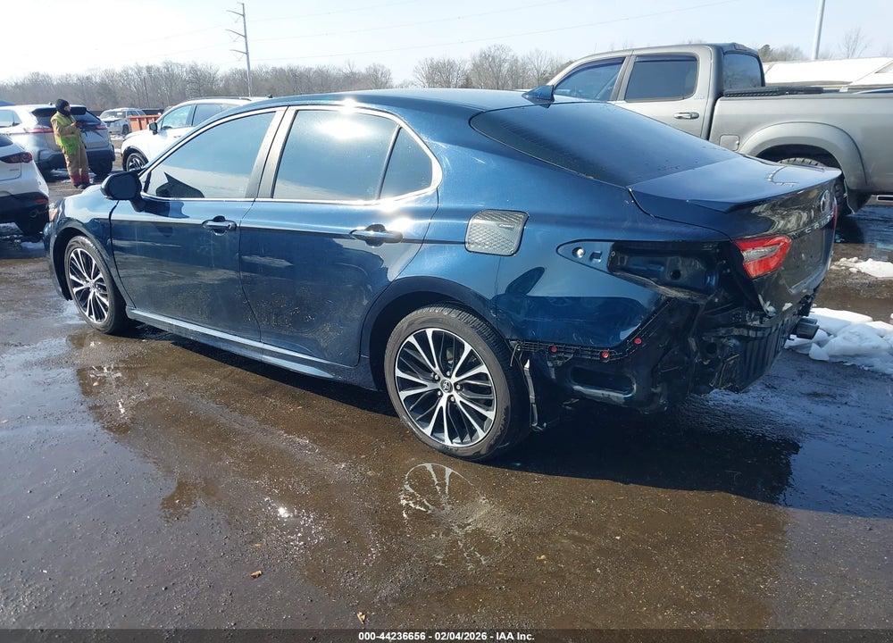 2018 TOYOTA CAMRY SE VIN: 4T1B11HK8JU636754