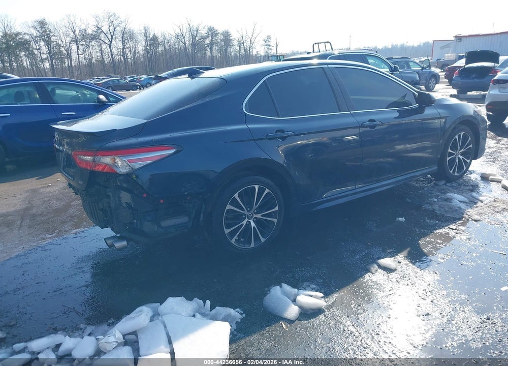 2018 TOYOTA CAMRY SE VIN: 4T1B11HK8JU636754