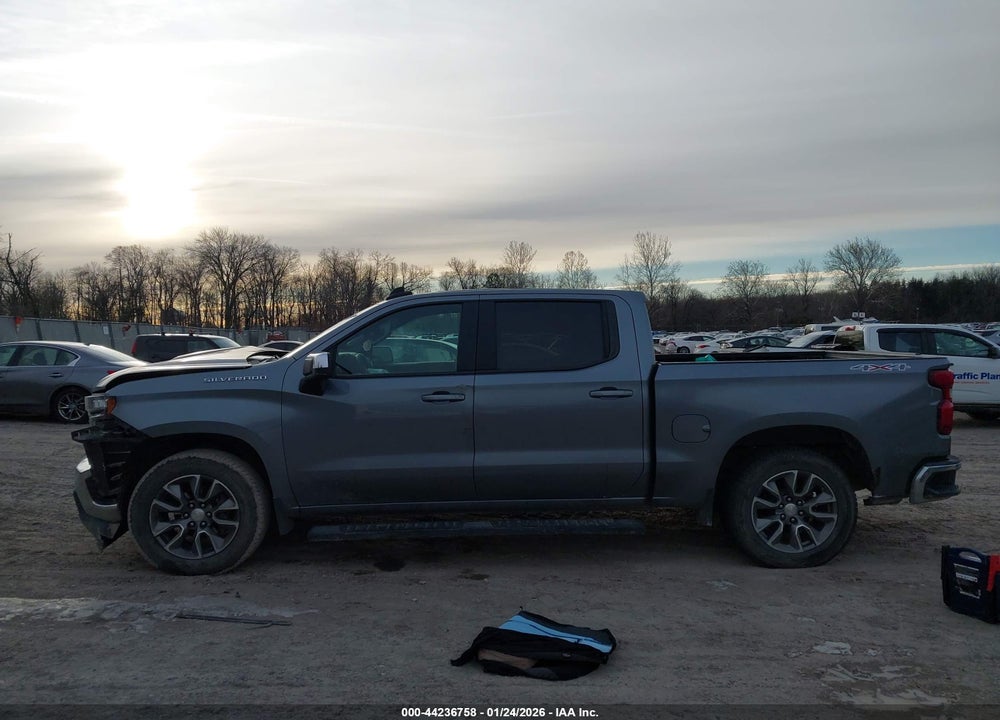 2020 CHEVROLET SILVERADO 1500 4WD  SHORT BED LT VIN: 1GCUYDEDXLZ108574