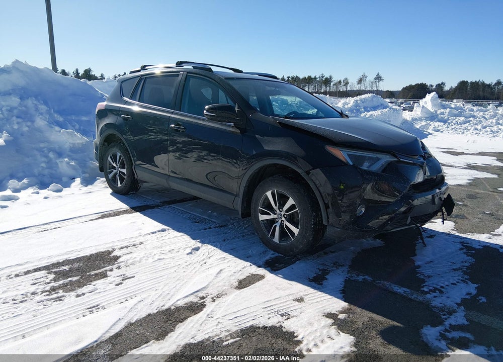 2016 TOYOTA RAV4 XLE VIN: 2T3RFREVXGW448475