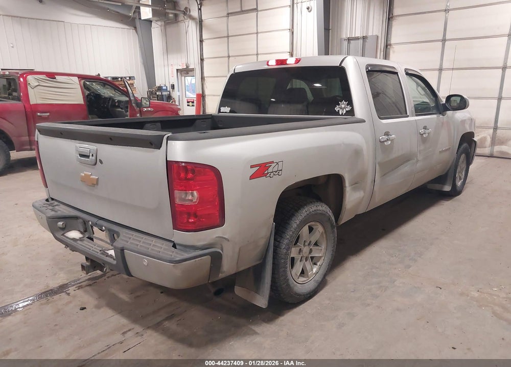 2011 CHEVROLET SILVERADO 1500 LT VIN: 3GCPKSE33BG375483