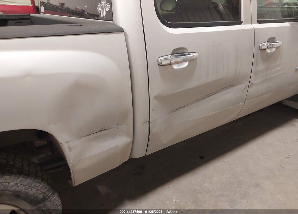 2011 CHEVROLET SILVERADO 1500 LT VIN: 3GCPKSE33BG375483