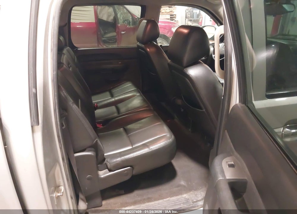 2011 CHEVROLET SILVERADO 1500 LT VIN: 3GCPKSE33BG375483