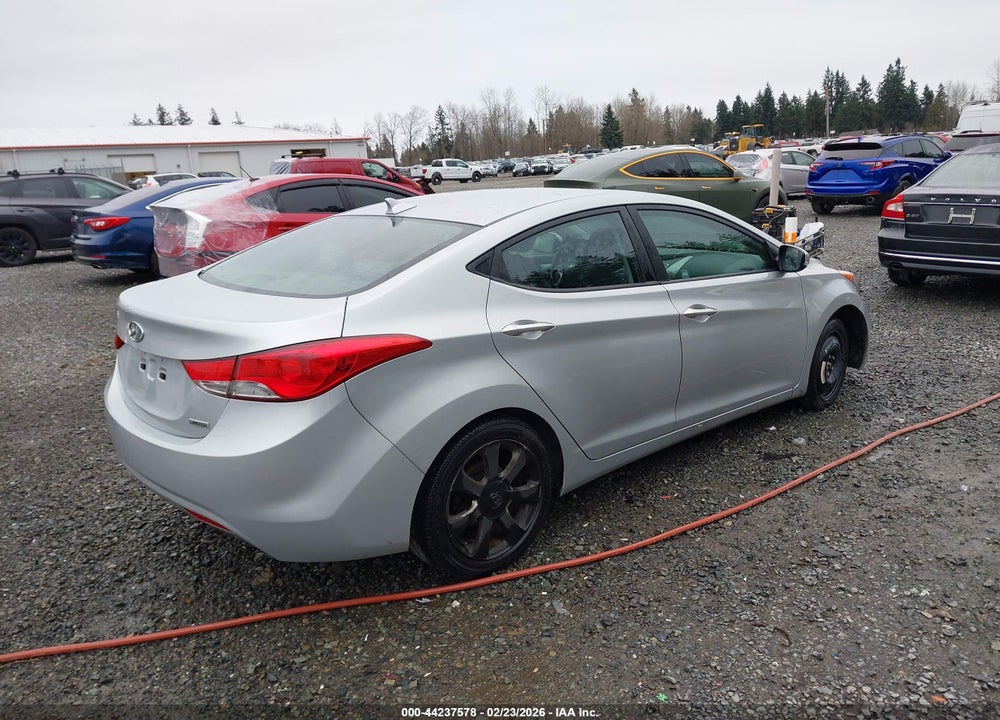 2013 HYUNDAI ELANTRA GL VIN: 5NPDH4AE9DH389645