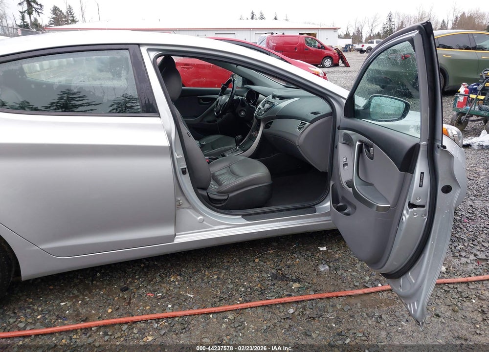 2013 HYUNDAI ELANTRA GL VIN: 5NPDH4AE9DH389645