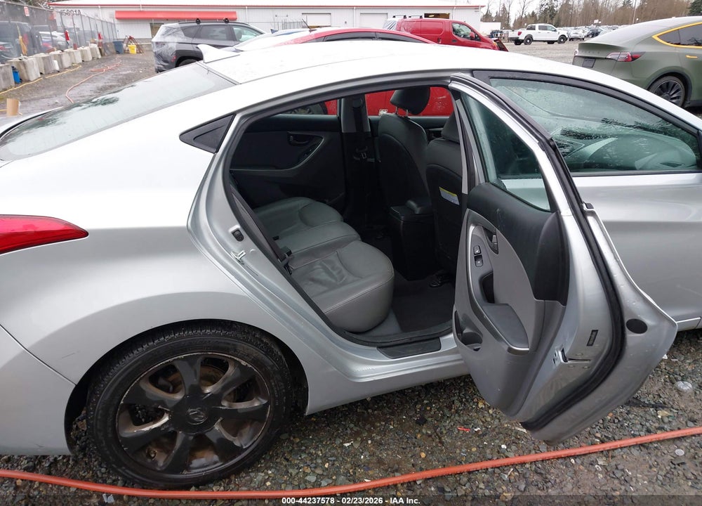 2013 HYUNDAI ELANTRA GL VIN: 5NPDH4AE9DH389645