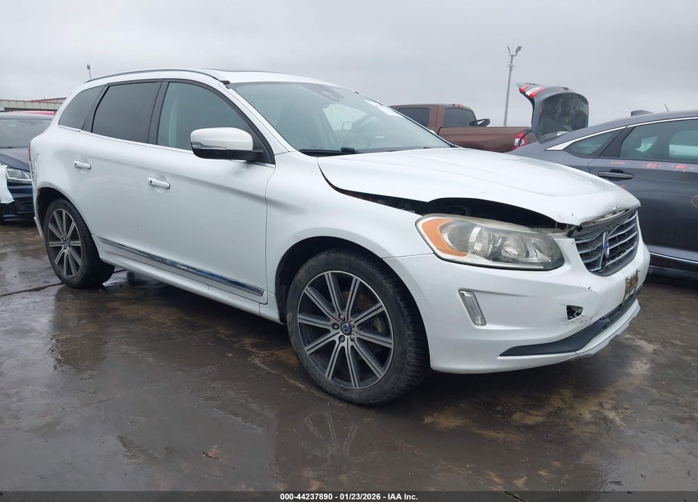 2017 VOLVO XC60 T6 INSCRIPTION VIN: YV449MRU7H2009666