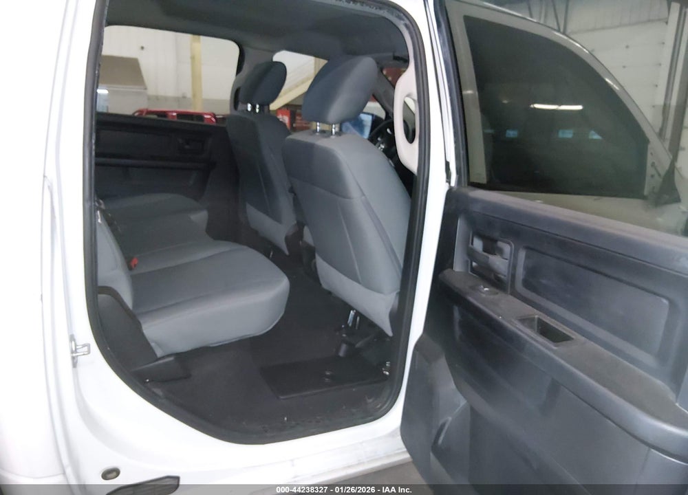 2018 RAM 1500 TRADESMAN  4X2 5'7 BOX VIN: 3C6RR6KG2JG230072