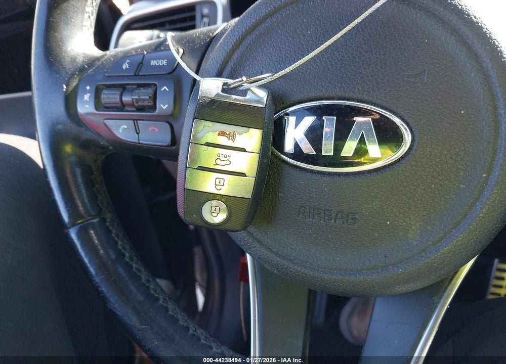 2016 KIA SORENTO 3.3L SXL VIN: 5XYPK4A51GG066958