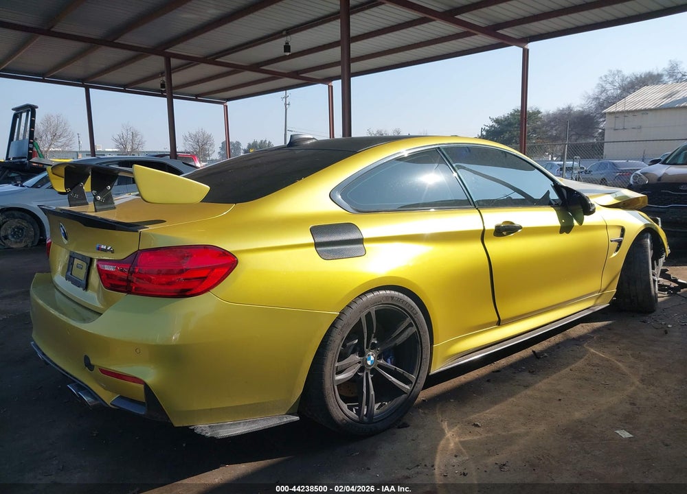 2015 BMW M4 VIN: WBS3R9C5XFK332922