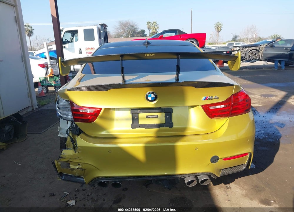 2015 BMW M4 VIN: WBS3R9C5XFK332922