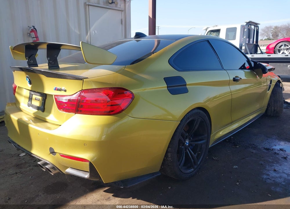 2015 BMW M4 VIN: WBS3R9C5XFK332922