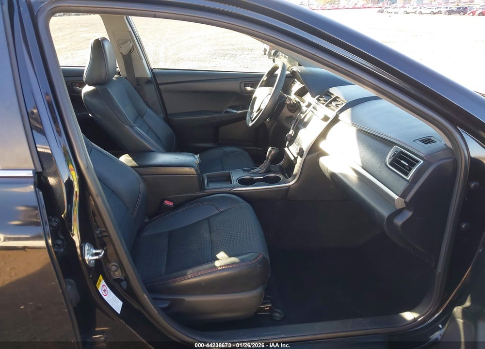2015 TOYOTA CAMRY SE VIN: 4T1BF1FKXFU092365
