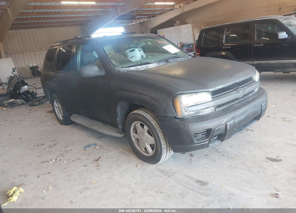2005 CHEVROLET TRAILBLAZER LS VIN: 1GNDT13S952133595