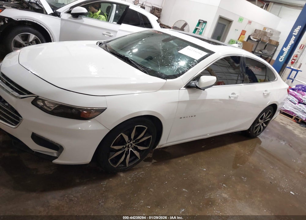 2018 CHEVROLET MALIBU LT VIN: 1G1ZD5ST3JF207408
