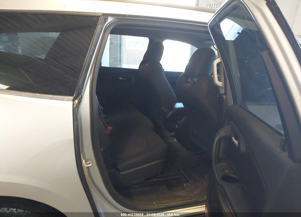 2012 CHEVROLET TRAVERSE 1LT VIN: 1GNKRGED8CJ175993