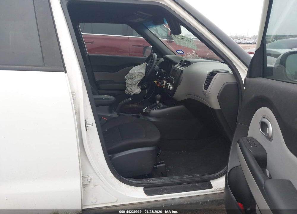 2018 KIA SOUL VIN: KNDJN2A22J7577879