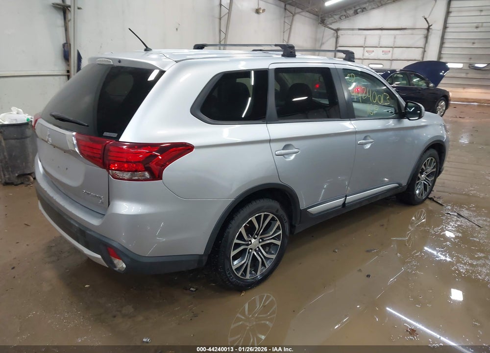 2016 MITSUBISHI OUTLANDER ES/SE/SEL VIN: JA4AZ3A32GZ016558