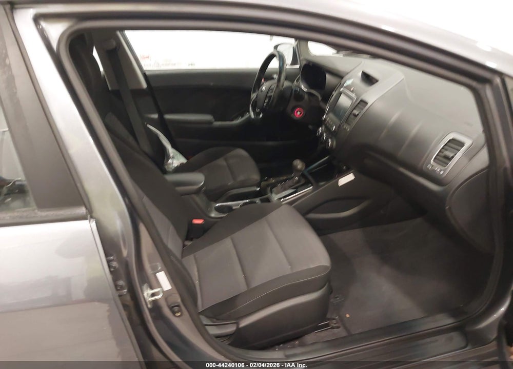 2018 KIA FORTE S VIN: 3KPFL4A72JE210788