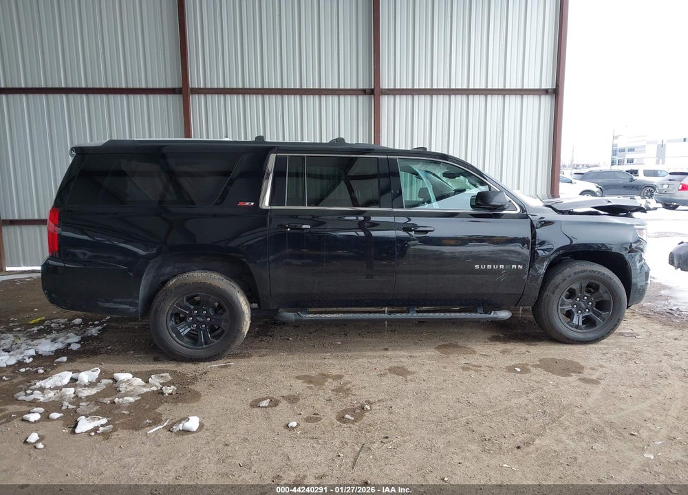 2017 CHEVROLET SUBURBAN LT VIN: 1GNSKHKC6HR318244