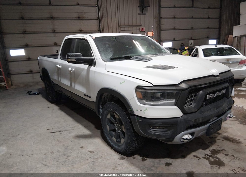 2019 RAM 1500 REBEL  4X4 6'4 BOX VIN: 1C6SRFET2KN662261