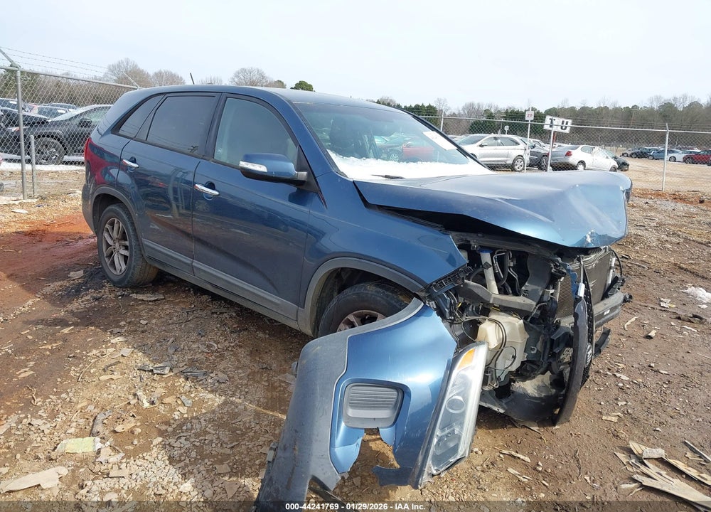2014 KIA SORENTO LX VIN: 5XYKT3A60EG474715