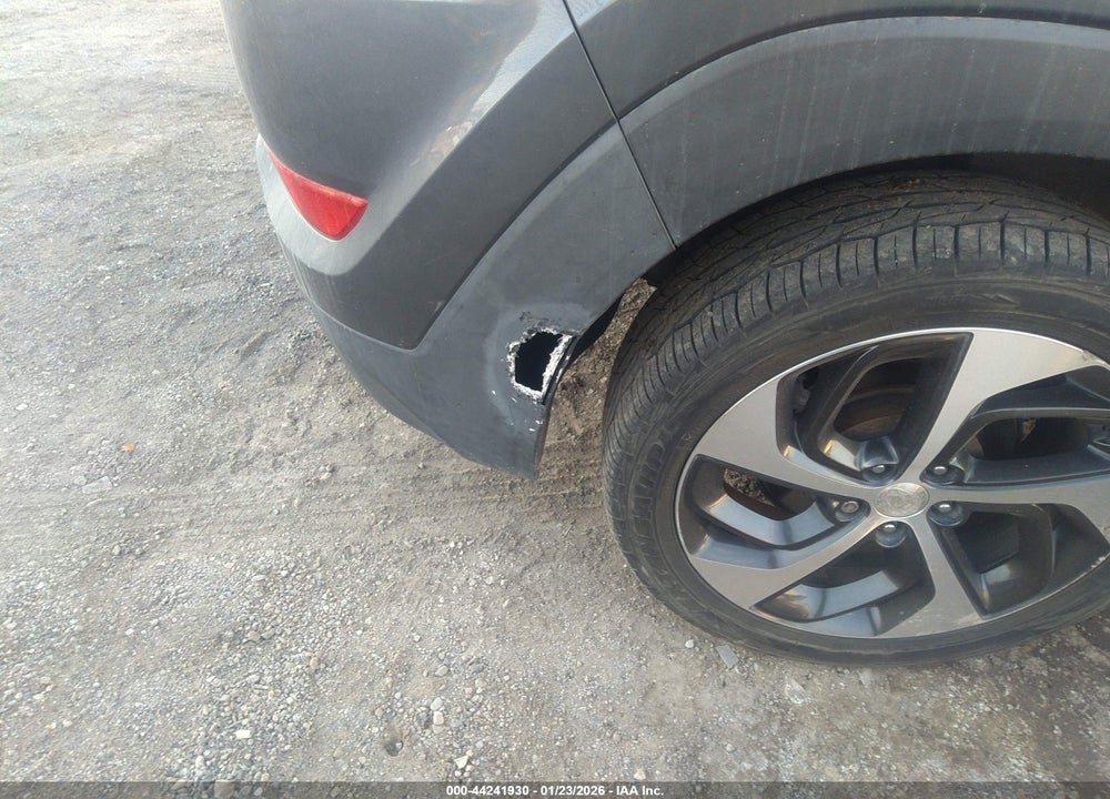 2017 HYUNDAI TUCSON SPORT VIN: KM8J33A23HU496893