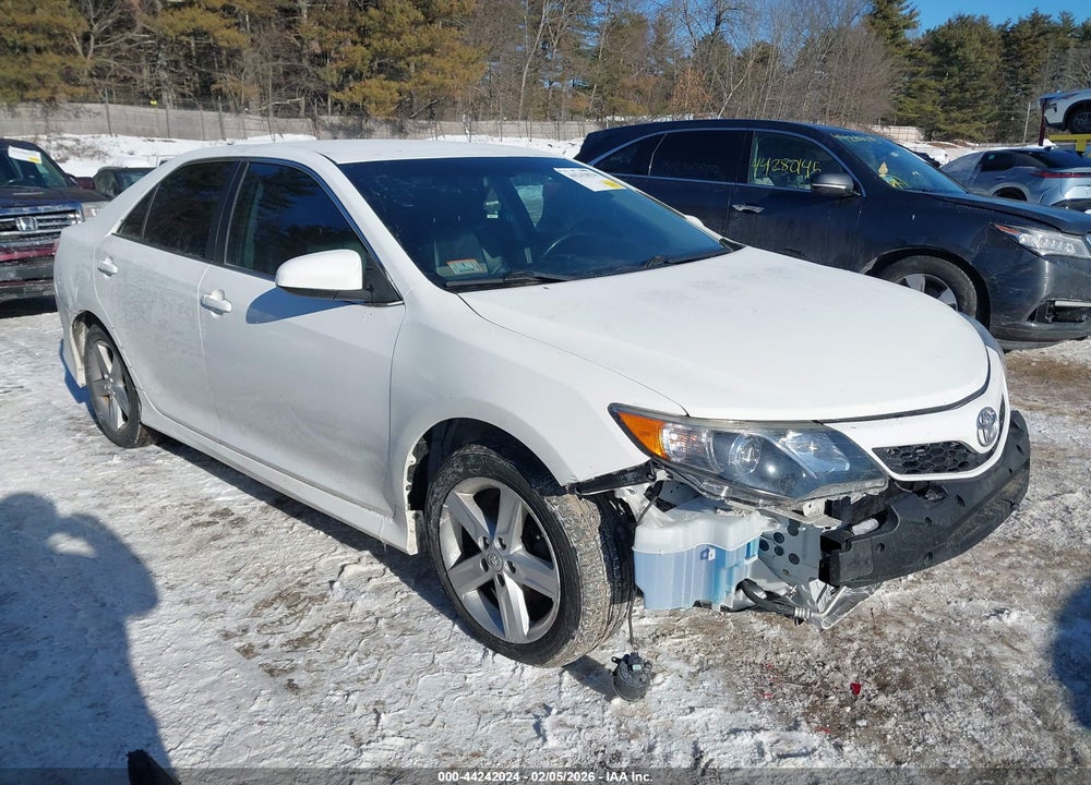 2013 TOYOTA CAMRY SE VIN: 4T1BF1FK3DU224623