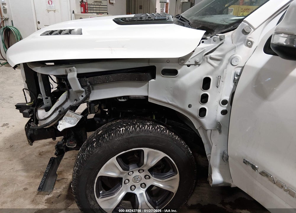 2022 RAM 1500 LAIE  4X4 6'4 BOX VIN: 1C6SRFRT1NN226841