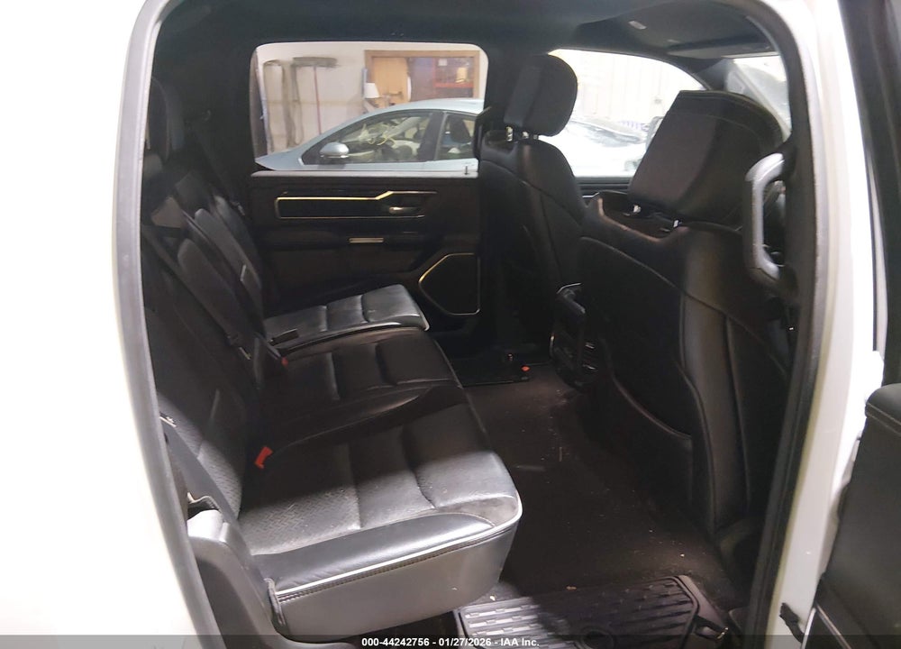 2022 RAM 1500 LAIE  4X4 6'4 BOX VIN: 1C6SRFRT1NN226841