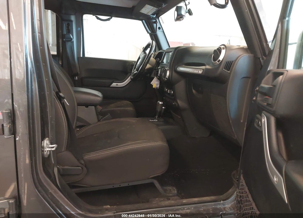 2017 JEEP WRANGLER UNLIMITED SAHARA VIN: 1C4HJWEG8HL649242