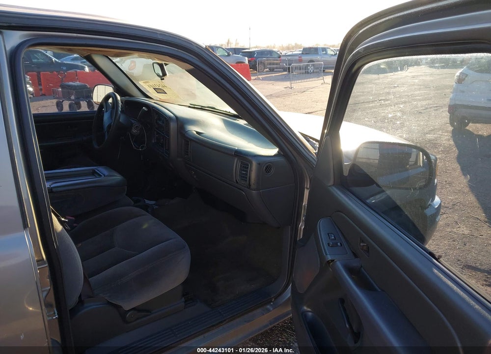 2007 GMC SIERRA 1500 CLASSIC SL VIN: 2GTEC13V071180802