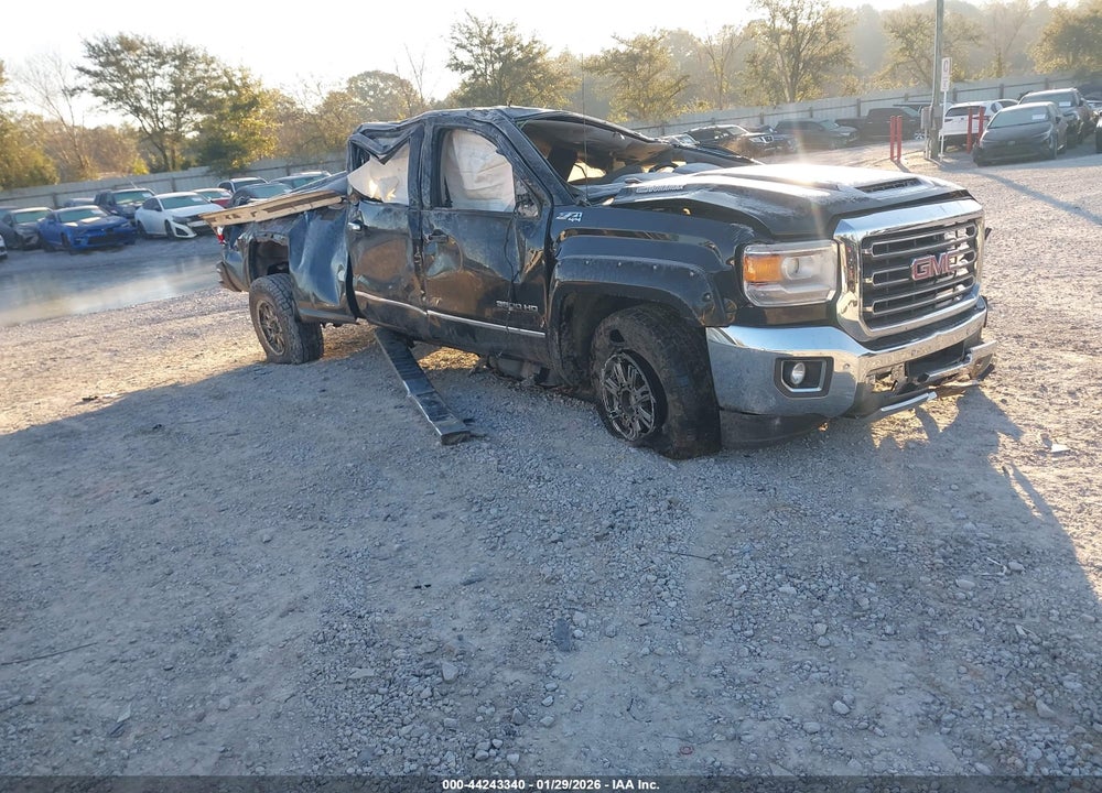 2017 GMC SIERRA 3500HD SLT VIN: 1GT42XEY9HF123811