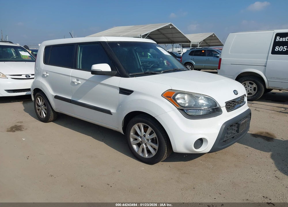 2013 KIA SOUL + VIN: KNDJT2A67D7754326
