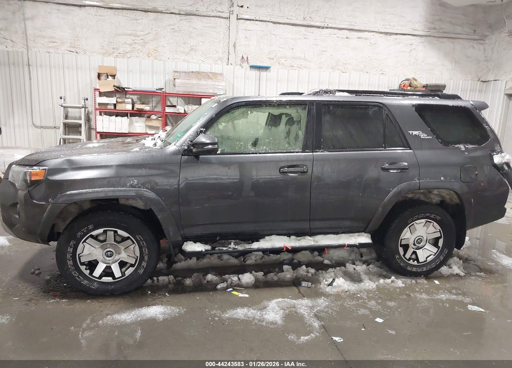 2020 TOYOTA 4RUNNER TRD OFF ROAD PREMIUM VIN: JTEBU5JRXL5834660