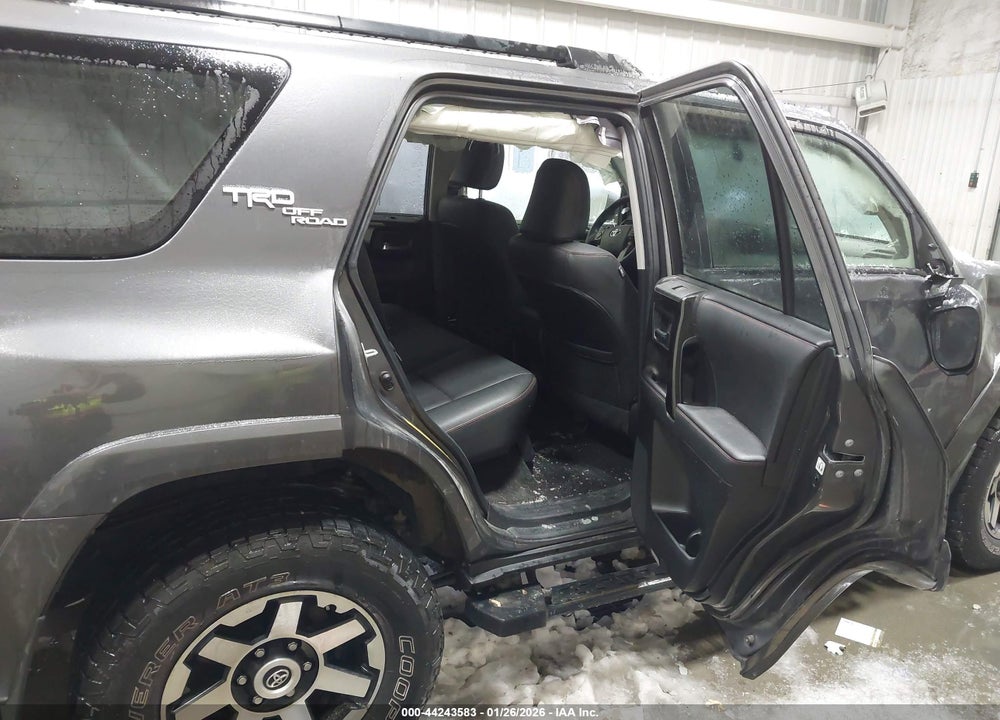 2020 TOYOTA 4RUNNER TRD OFF ROAD PREMIUM VIN: JTEBU5JRXL5834660