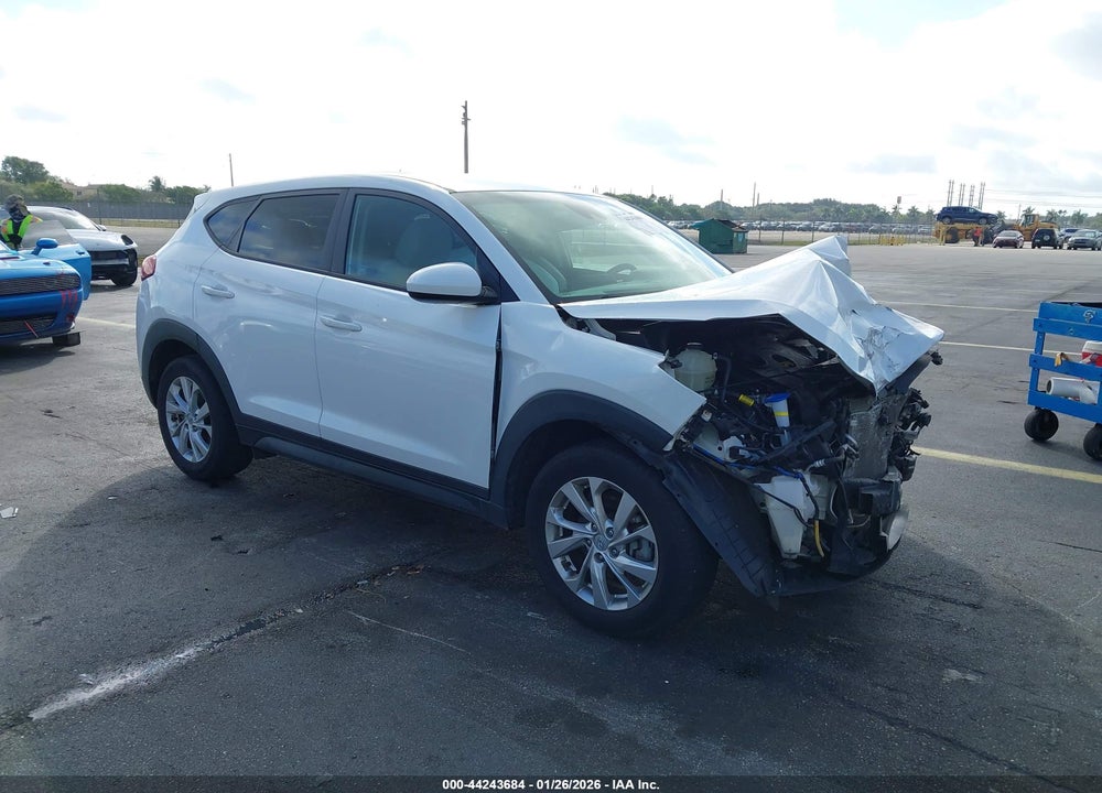 2020 HYUNDAI TUCSON SE VIN: KM8J23A40LU271991