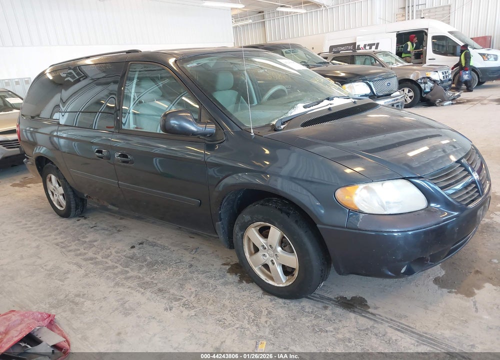 2007 DODGE GRAND CARAVAN SXT VIN: 2D4GP44L07R359826