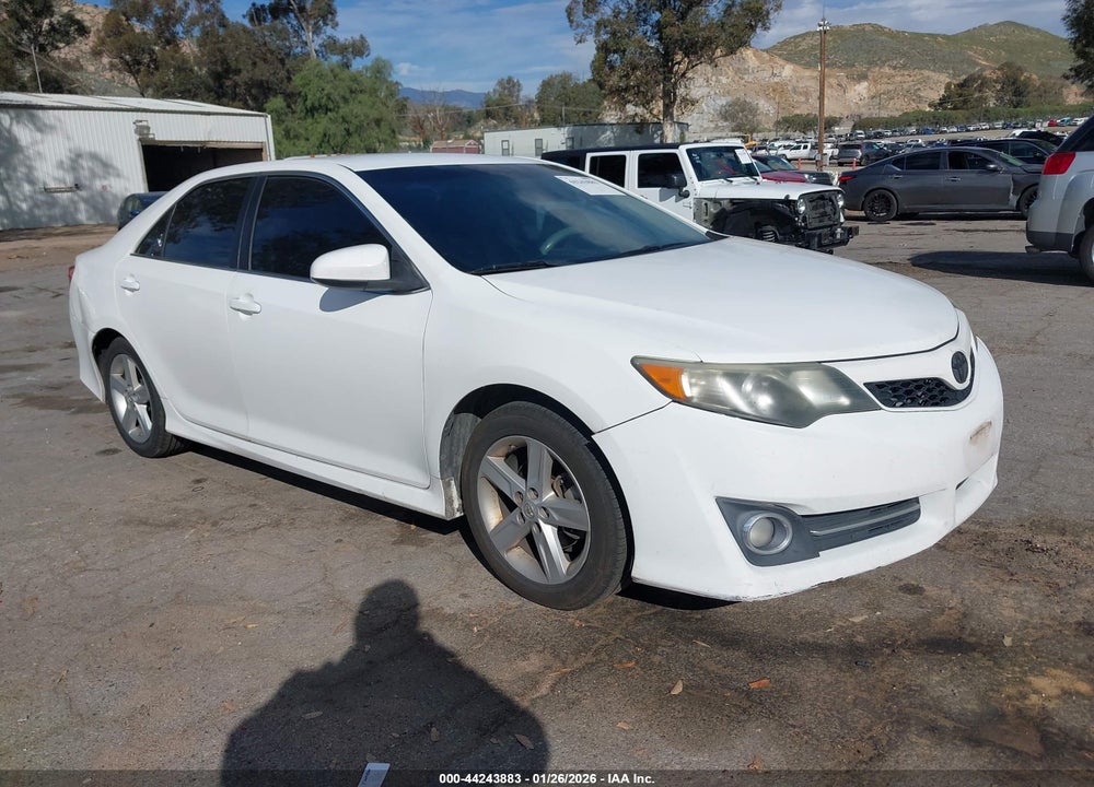 2014 TOYOTA CAMRY SE VIN: 4T1BF1FKXEU762849