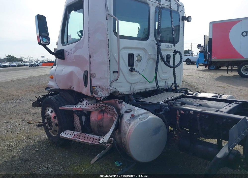 2013 FREIGHTLINER CASCADIA 113 VIN: 1FUBGADV7DLBW3373
