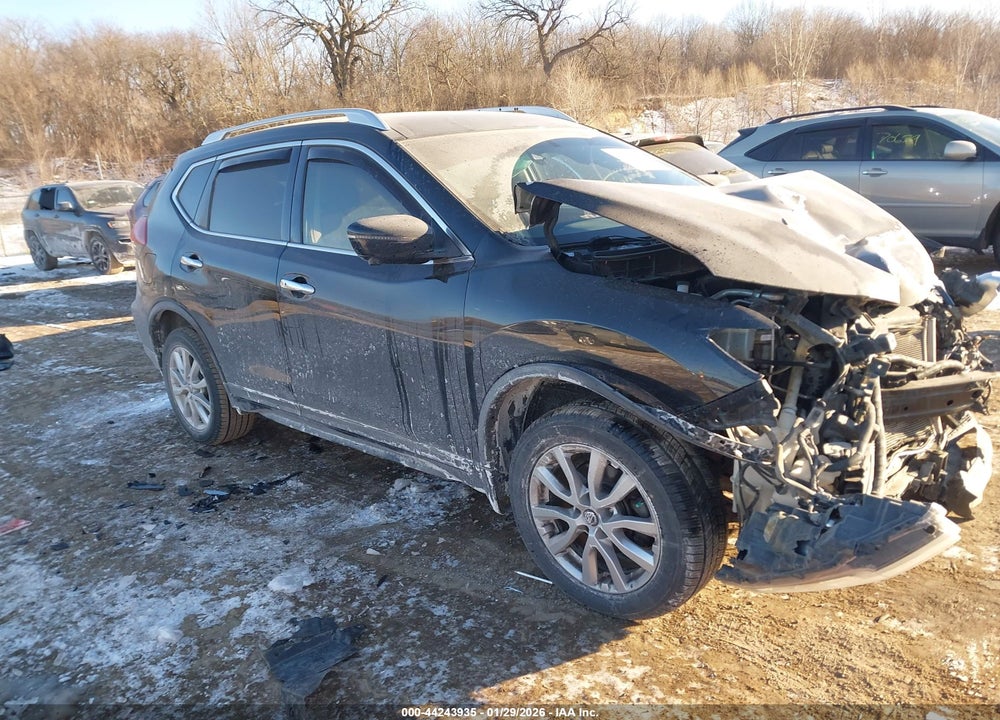 2018 NISSAN ROGUE SV VIN: KNMAT2MV1JP560471