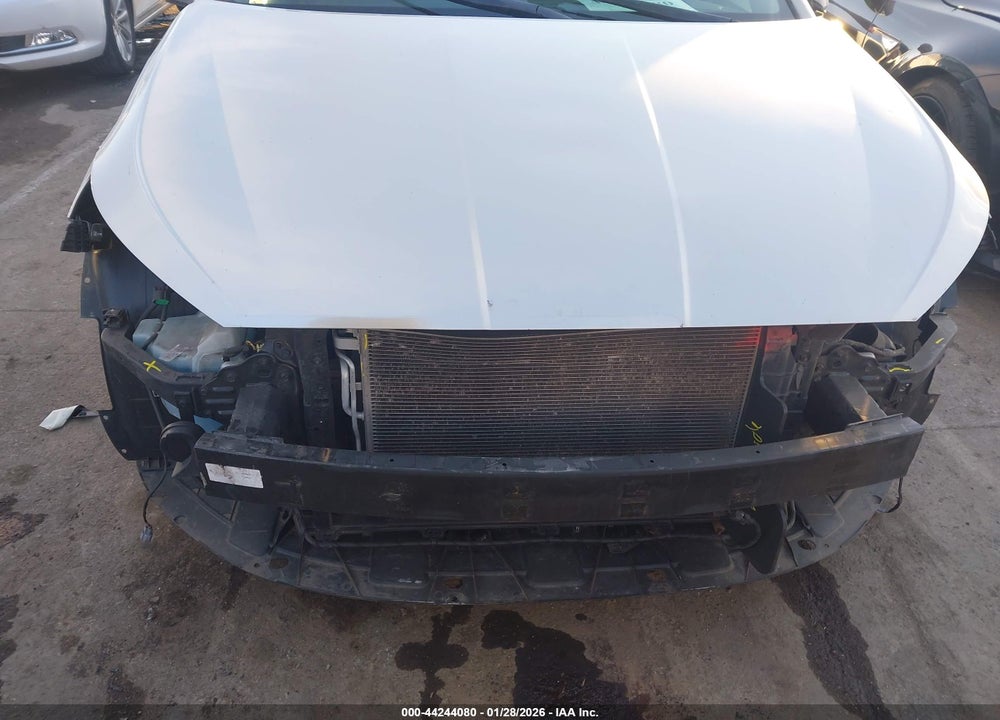 2019 HYUNDAI ELANTRA SE VIN: 5NPD74LF7KH490530