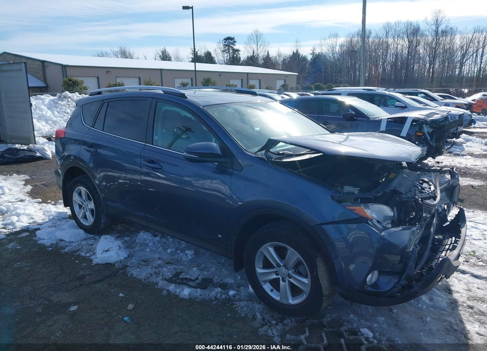 2014 TOYOTA RAV4 XLE VIN: 2T3RFREV2EW149124