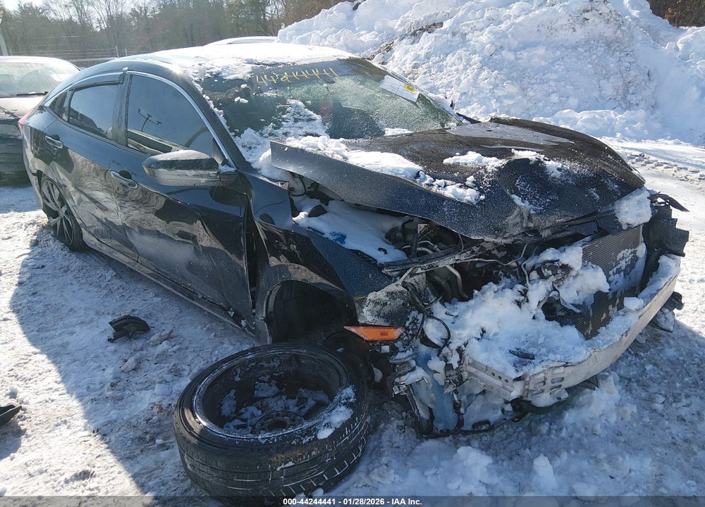2018 HONDA CIVIC LX VIN: 2HGFC2F56JH604800