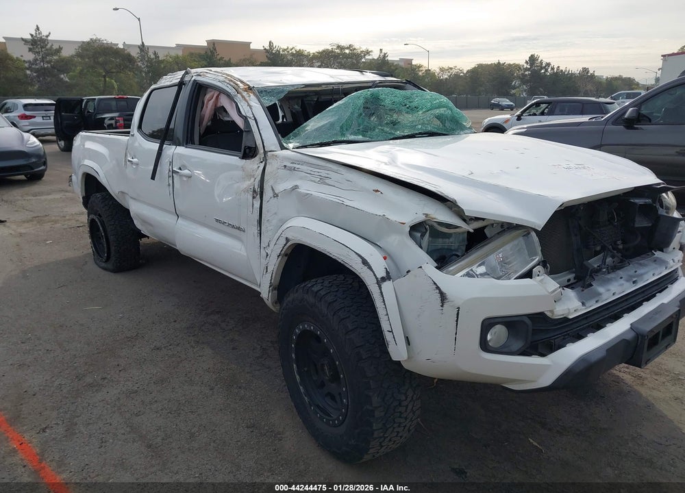 2018 TOYOTA TACOMA SR5 VIN: 3TMBZ5DN0JM012570