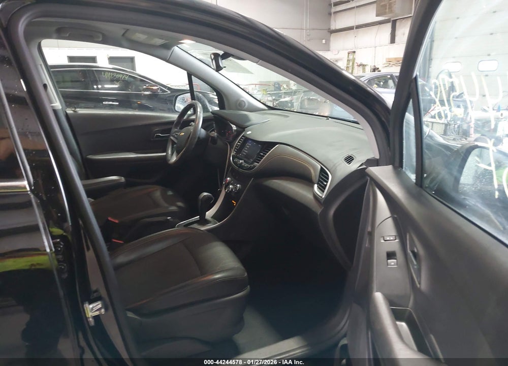 2020 CHEVROLET TRAX AWD LT VIN: KL7CJPSB6LB092237