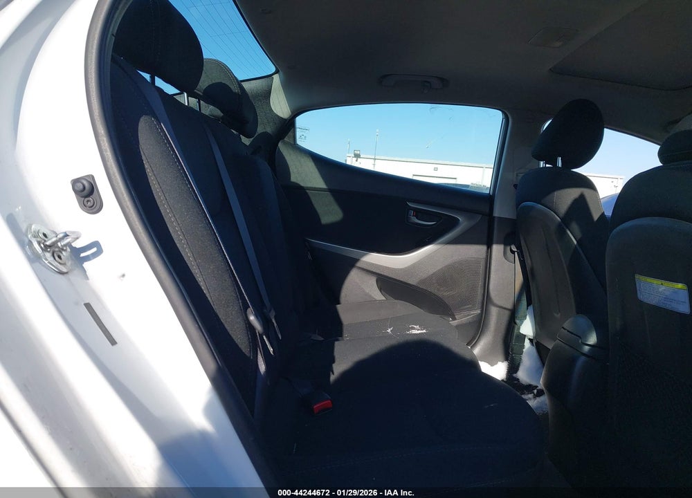 2015 HYUNDAI ELANTRA SE VIN: 5NPDH4AE2FH628875