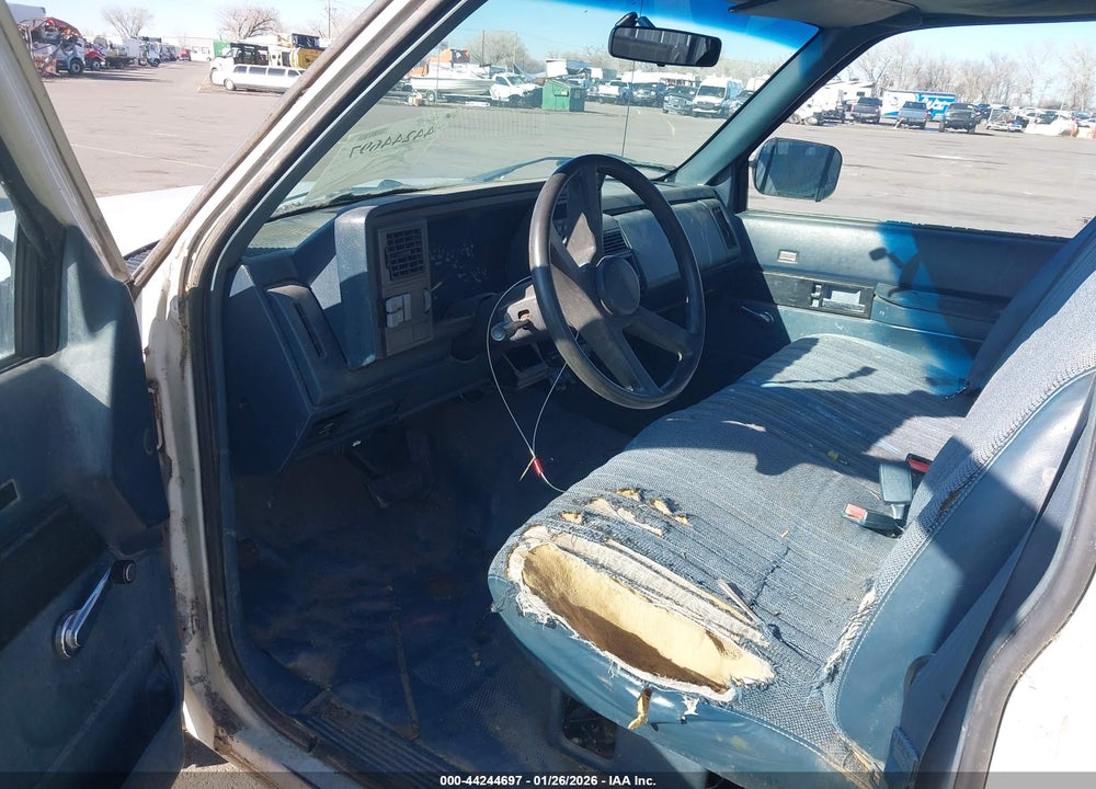 1992 CHEVROLET GMT-400 C2500 VIN: 1GCFC24K5NE126048