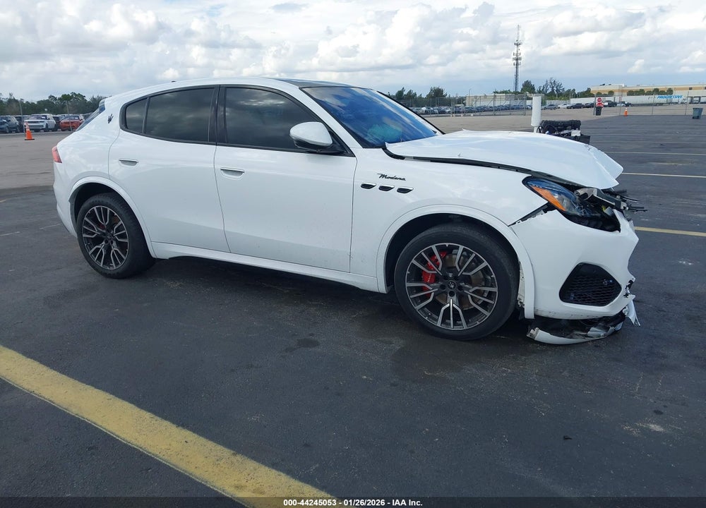 2023 MASERATI GRECALE MODENA VIN: ZN682AVM5P7429147