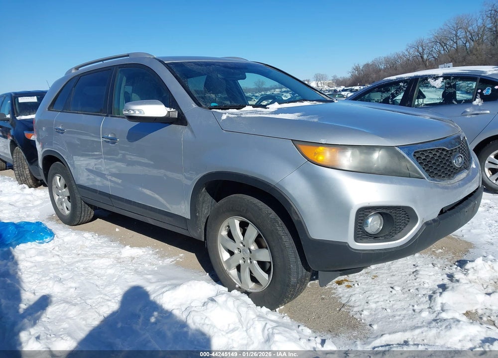 2011 KIA SORENTO LX VIN: 5XYKT4A18BG004051